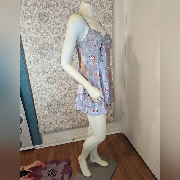 Victoria's Secret Mini Floral Satin and Lace Chemise in pale lavender Medium - Picture 3 of 9